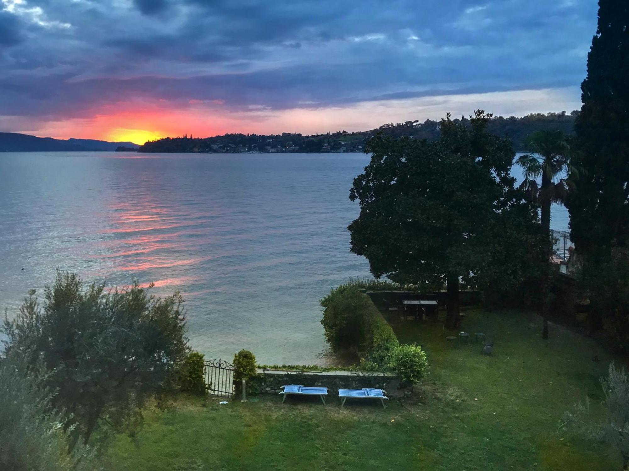 Luxury Lakeside Apartment Right On The Water サロ エクステリア 写真