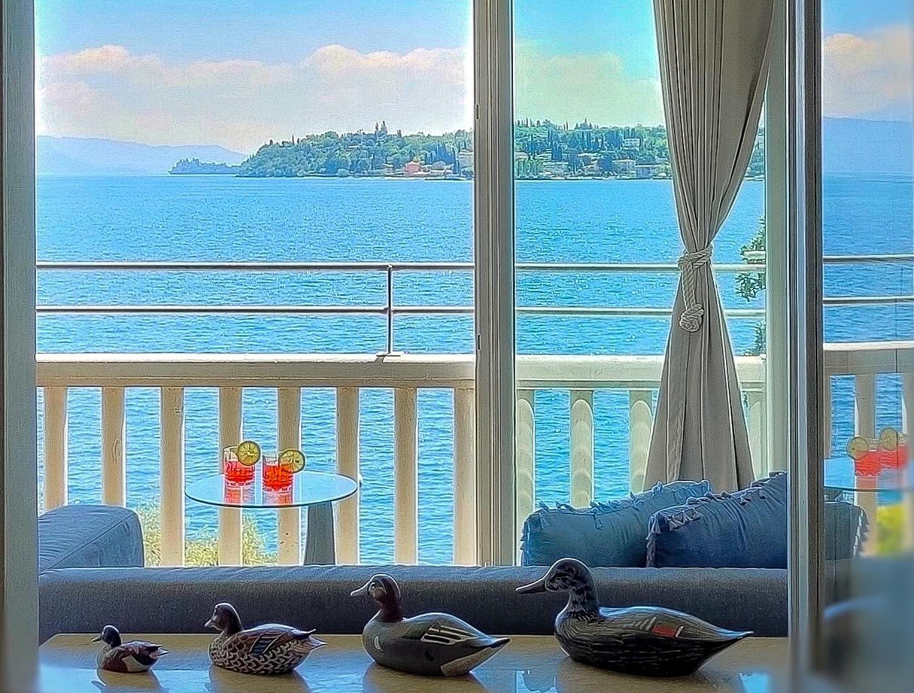 Luxury Lakeside Apartment Right On The Water サロ エクステリア 写真