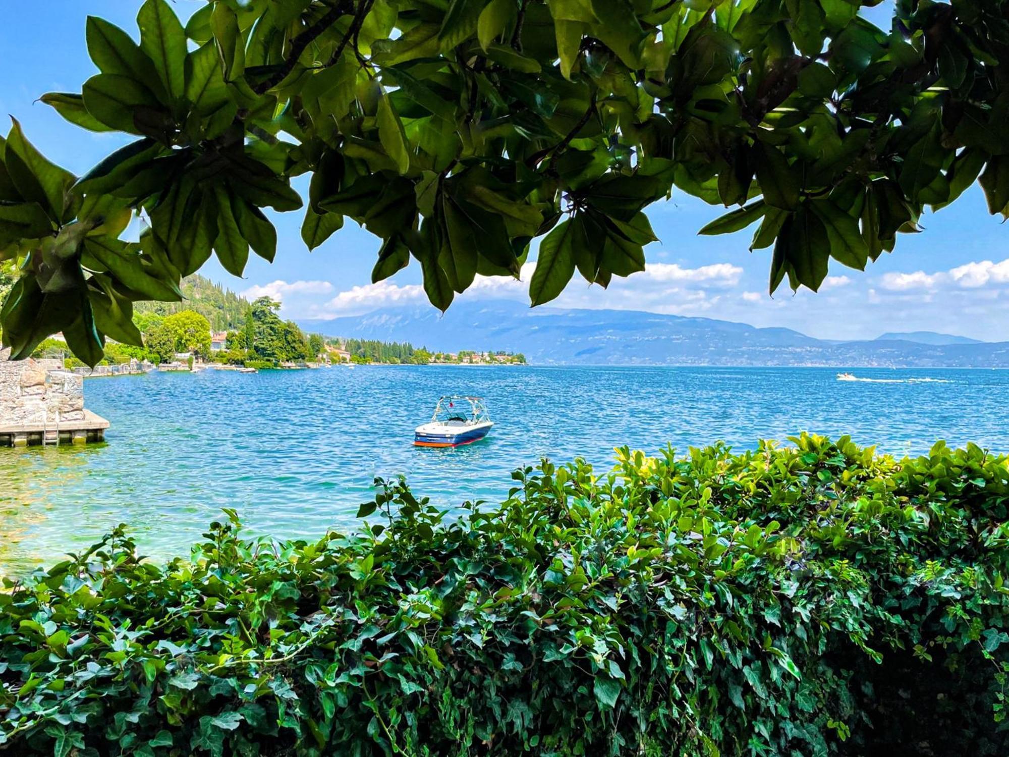 Luxury Lakeside Apartment Right On The Water サロ エクステリア 写真