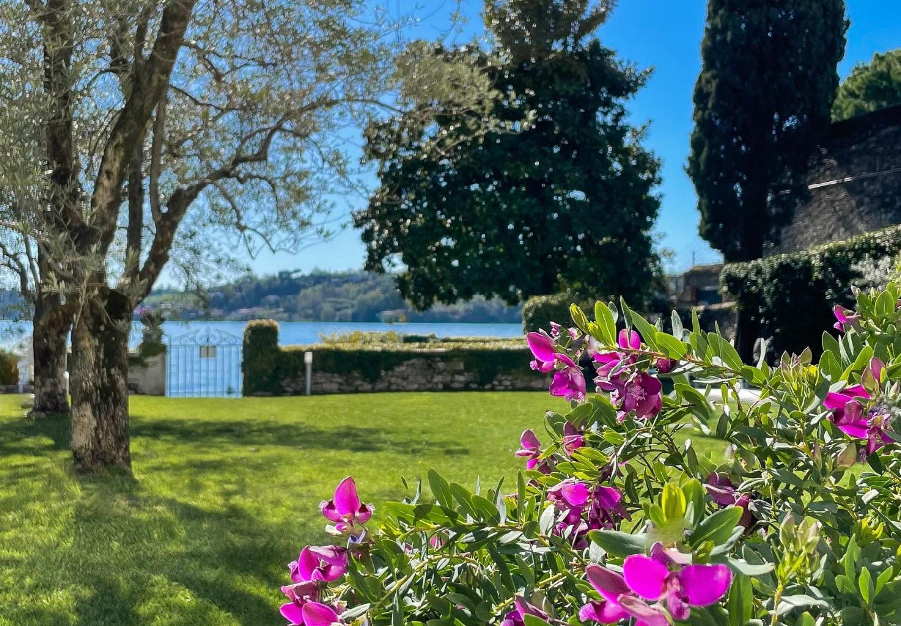 Luxury Lakeside Apartment Right On The Water サロ エクステリア 写真